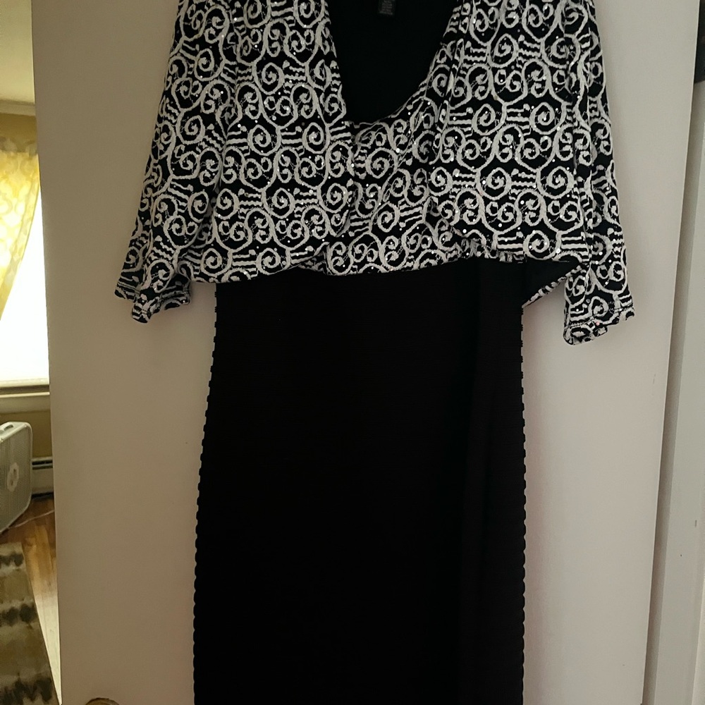 R&M Richards Black and White Swirl Dress